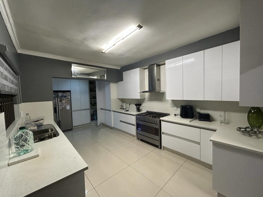 4 Bedroom Property for Sale in Oos Einde North West